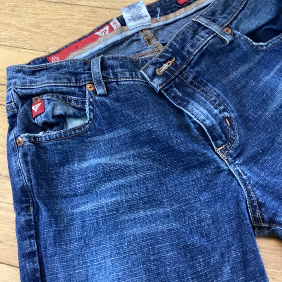 Vintage Guess women’s jeans, mid rise, flare leg, some stretch, 28” waist - Picture 5 of 6